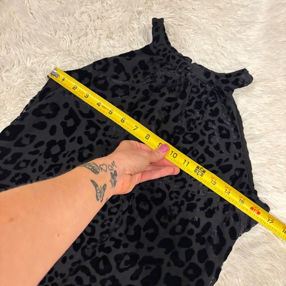 WHITE HOUSE BLACK MARKET Leopard Print Burnout Velvet Halter Size XS - Picture 6 of 12